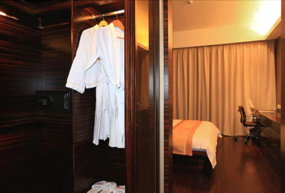 Guangzhou Heefun Apartment - Poly World Trading Center Shajing المظهر الخارجي الصورة